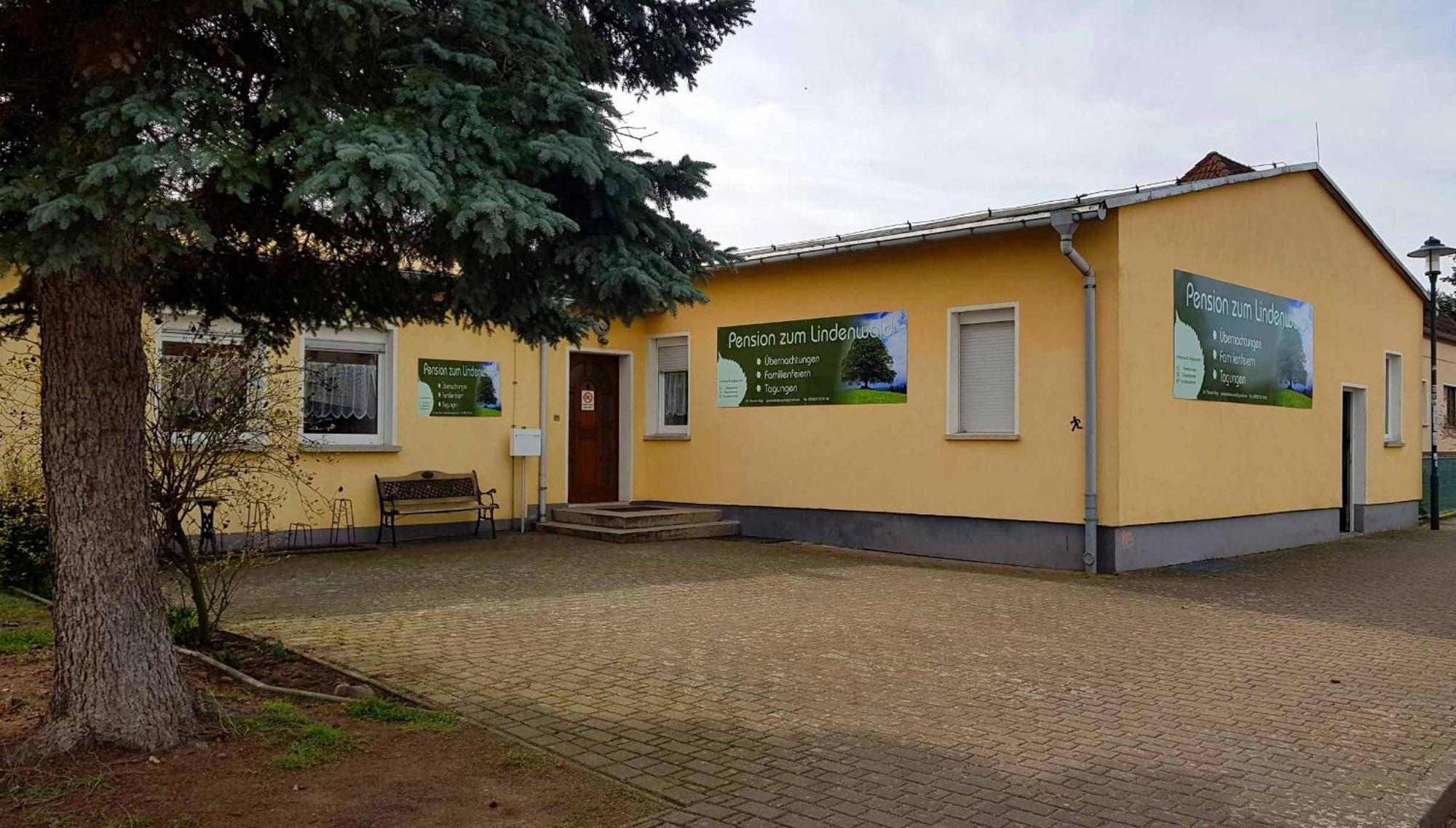 Pension Zum Lindenwald Colbitz Bagian luar foto